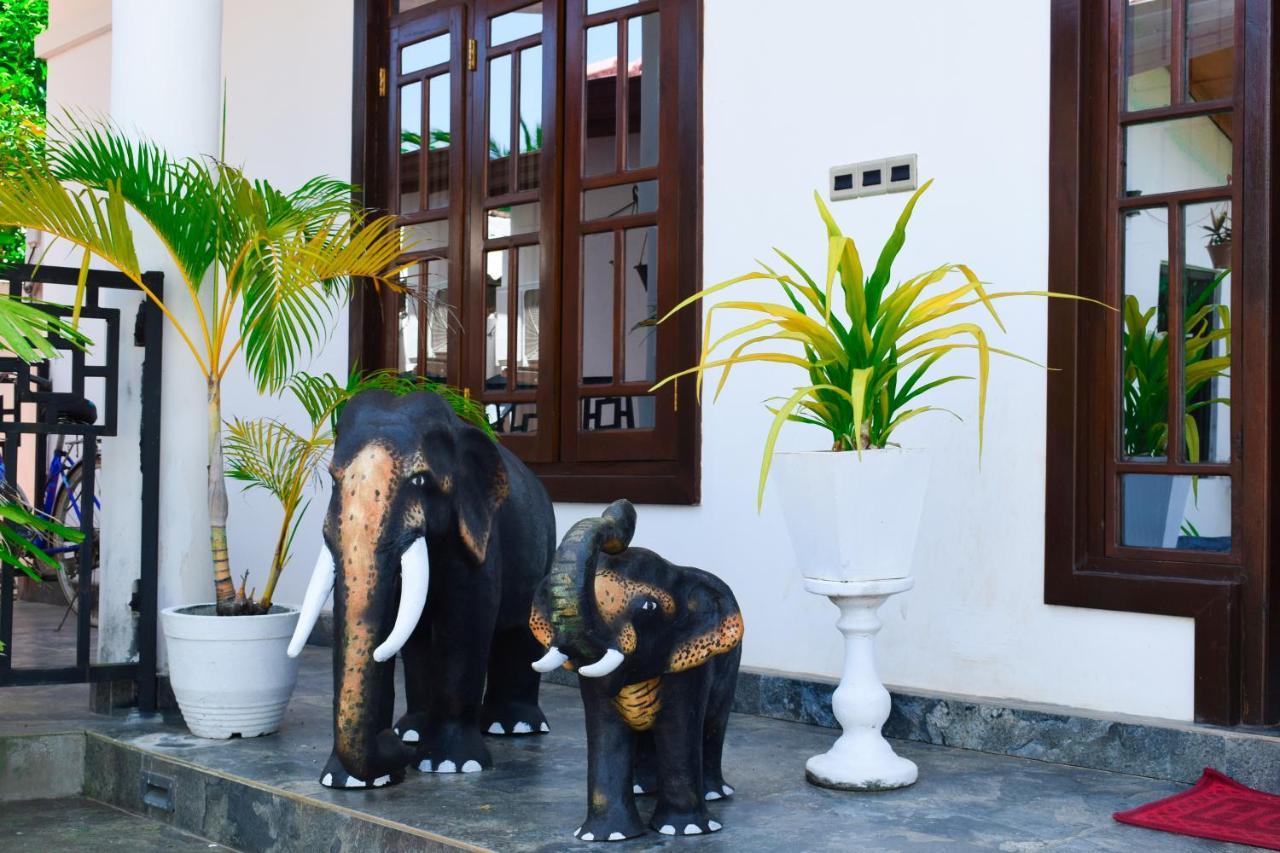 Alffa Guest Inn Trincomalee Esterno foto