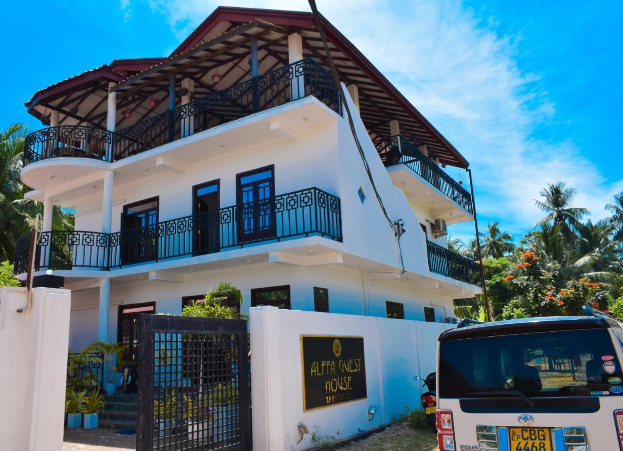 Alffa Guest Inn Trincomalee Esterno foto