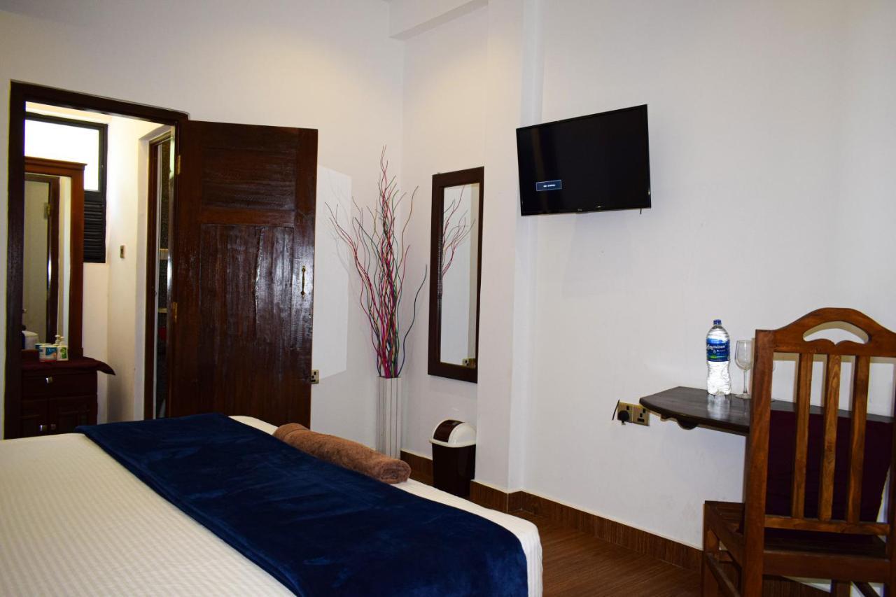 Alffa Guest Inn Trincomalee Esterno foto