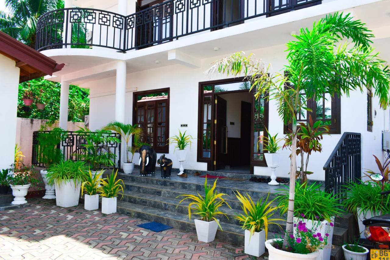 Alffa Guest Inn Trincomalee Esterno foto