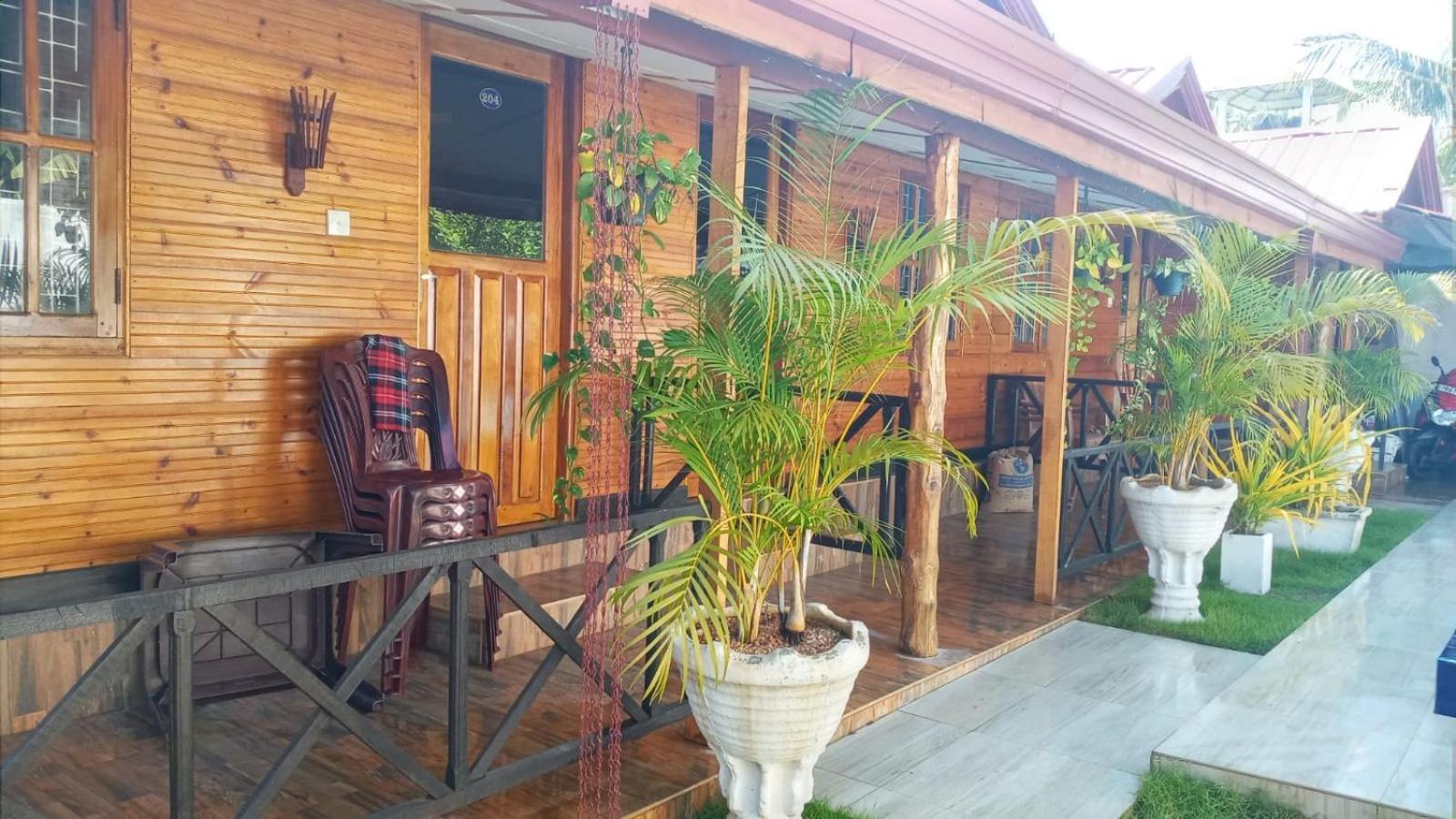 Alffa Guest Inn Trincomalee Esterno foto